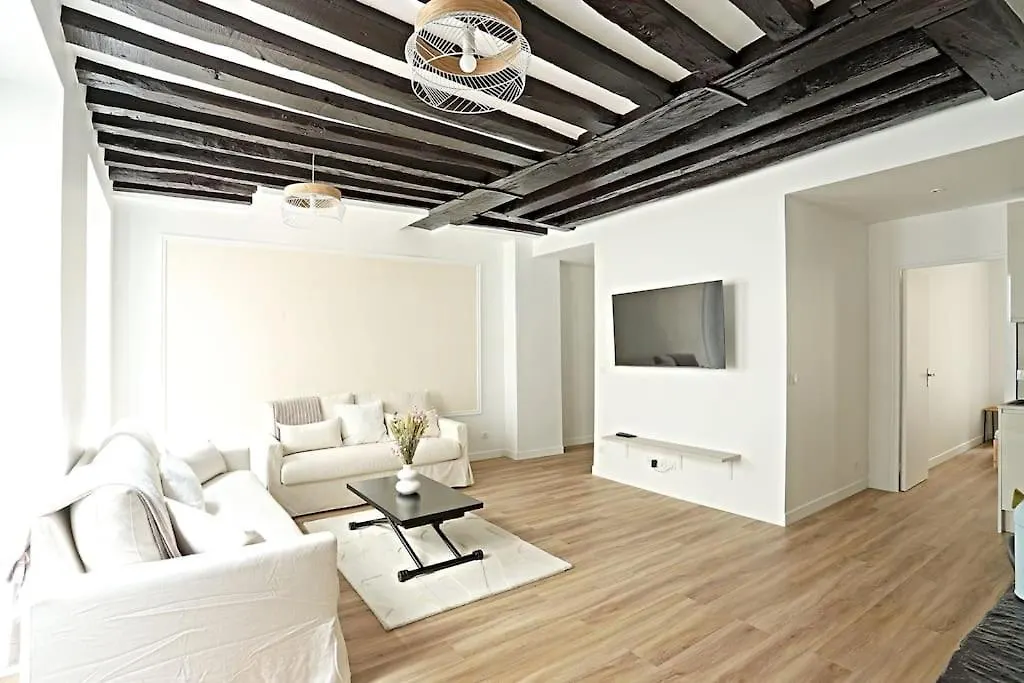 Stylish Two-Bedroom Apartment In Saint-Germain Paris France