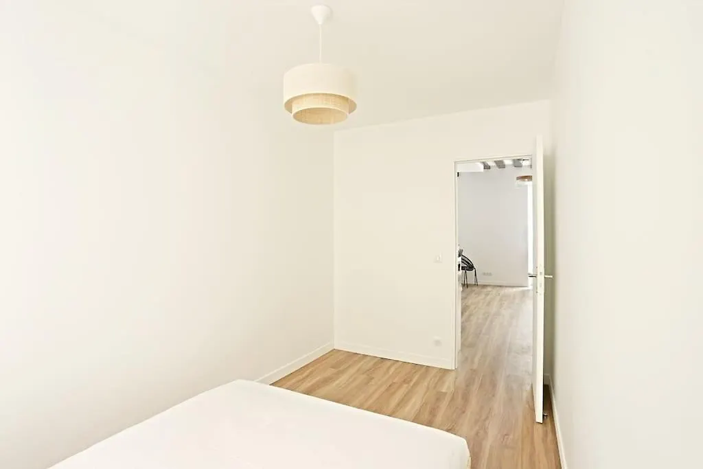 Stylish Two-Bedroom Apartment In Saint-Germain Paris