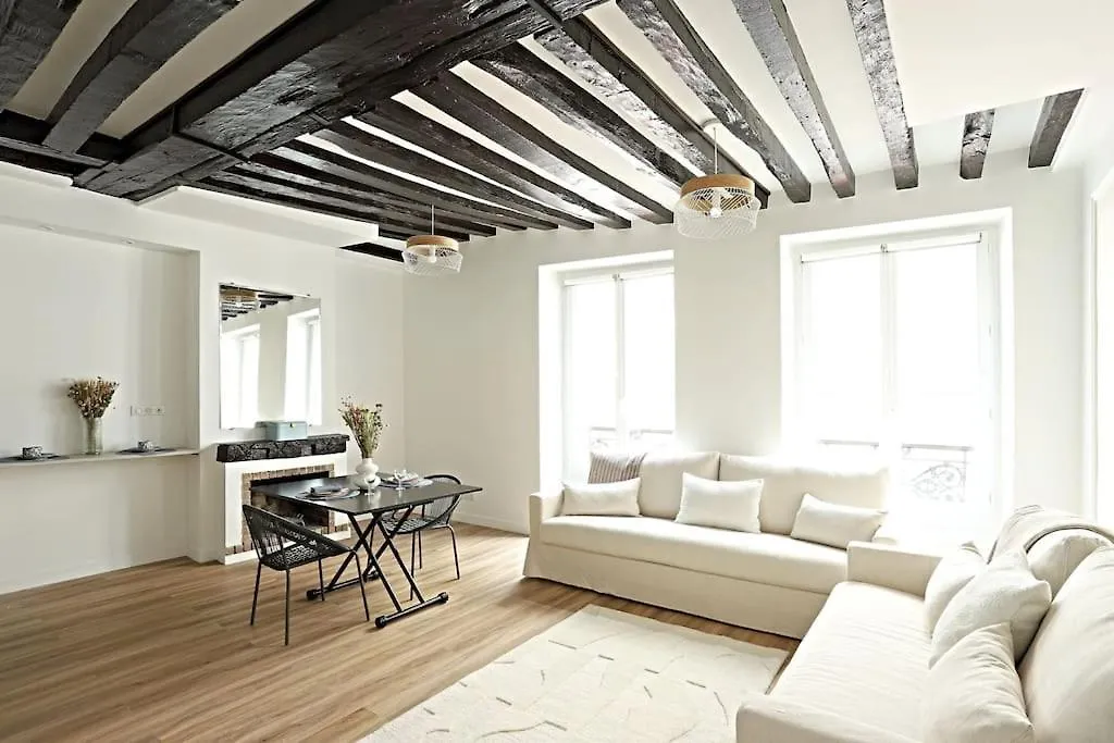 Stylish Two-Bedroom Apartment In Saint-Germain Paris