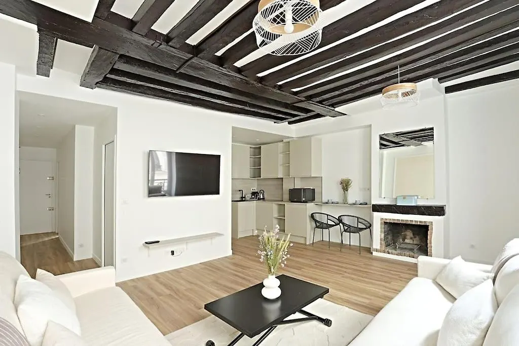 Stylish Two-Bedroom Apartment In Saint-Germain Paris